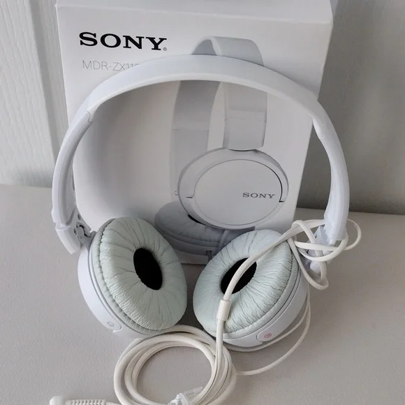 Sony Headphones - Picture 12 of 14